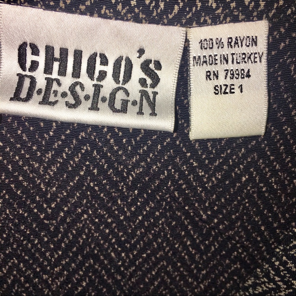 CHICO’S DESIGN Sleeveless Button Up Top - Picture 6 of 7